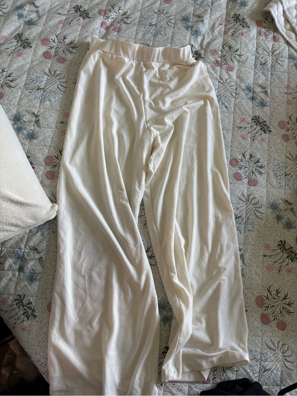 Women's Cream Wide-Leg Cropped Lounge Pants